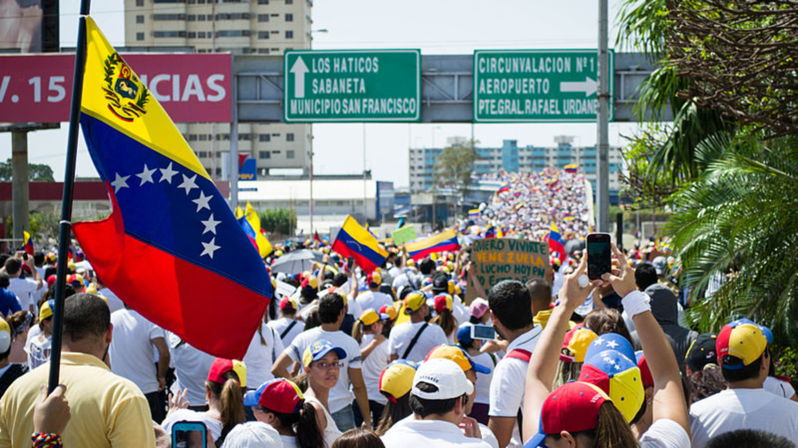 Marcha_hacia_el_Palacio_de_Justicia_de_Maracaibo_-_Venezuela_06