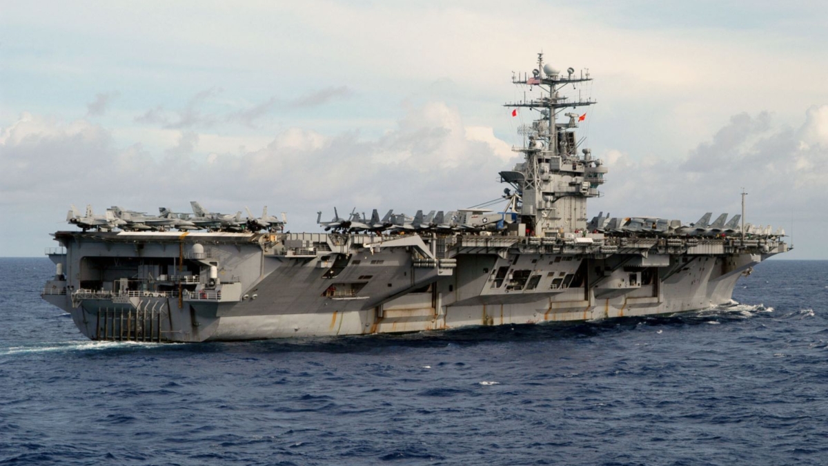 US_Navy_030816-N-7267C-001_The_nuclear-powered_aircraft_carrier_USS_Carl_Vinson_(CVN_70)_sails_in_the_South_China_Sea_completing_seven_months_of_a_scheduled_deployment.jpg