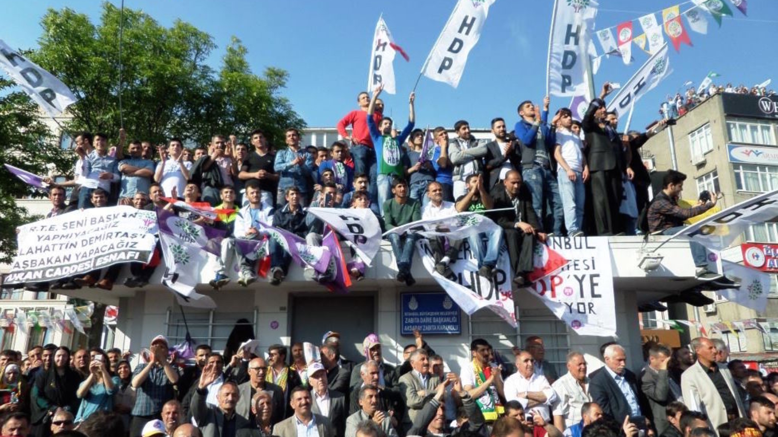 Peoples'_Democratic_Party_electoral_rally_2015_(HDP).jpg