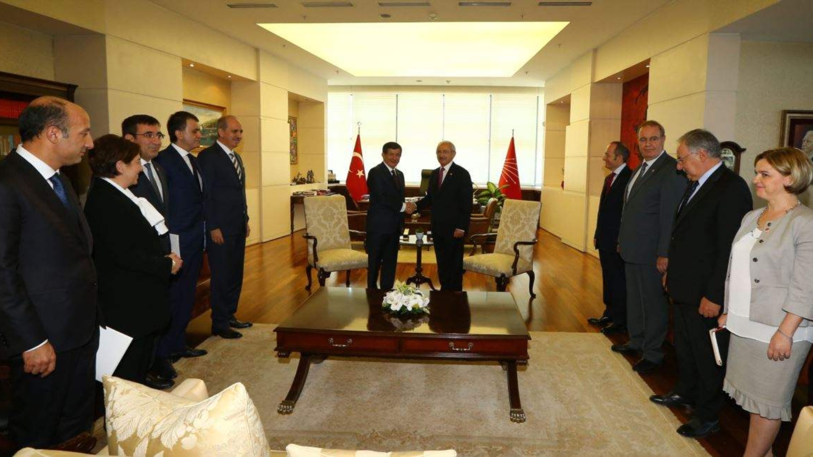 Turkey_coalition_negotiations_2015,_AKP-CHP_(6).jpg
